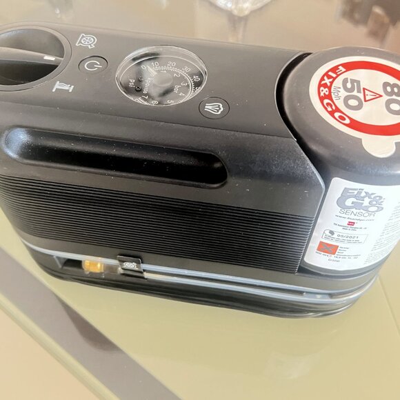 Brand New 12 Volt Air Pump w/ Flat Tire Repair Foam Feature! - Picture 4 of 16